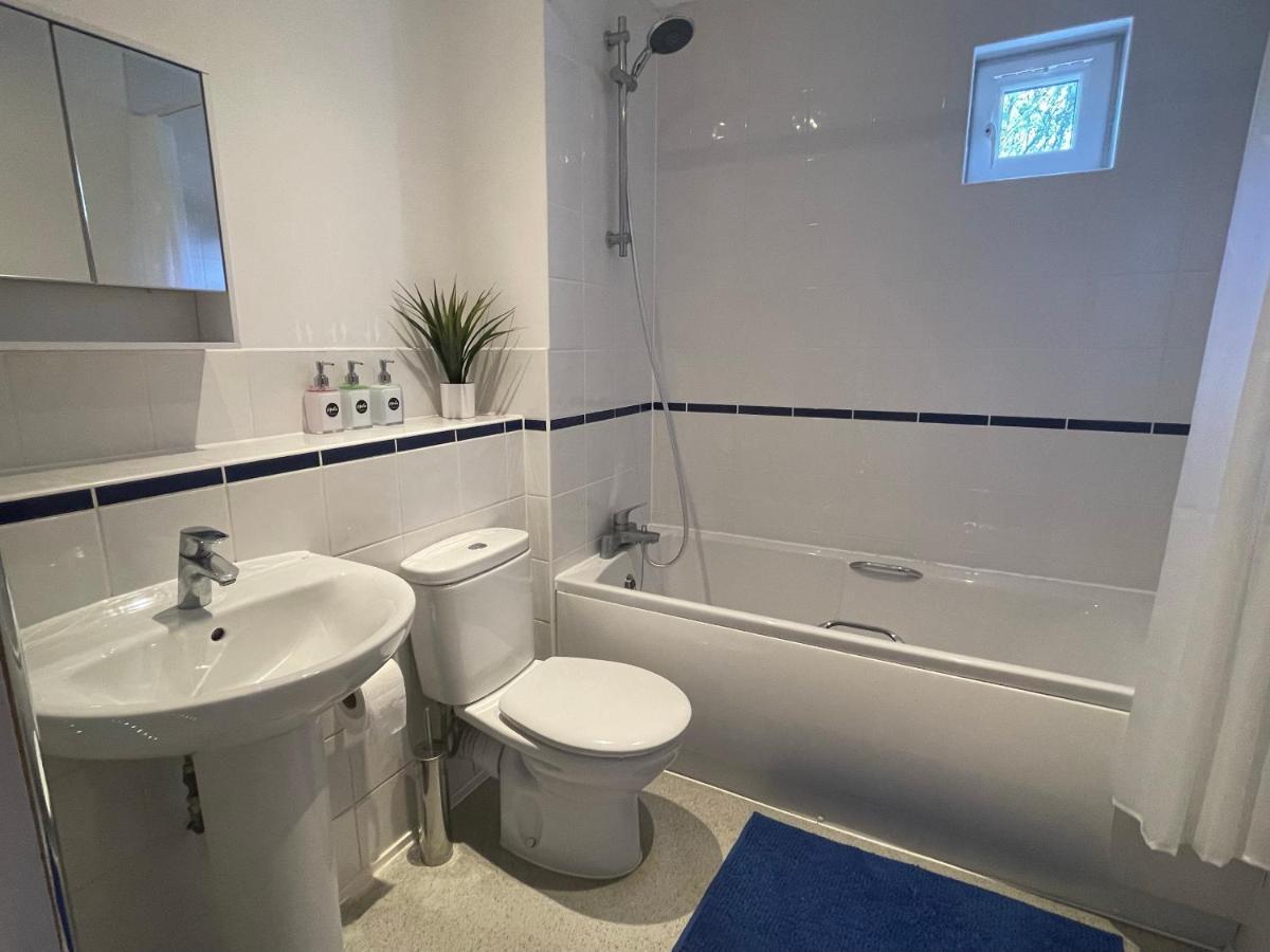 Moda Wigan - Stylish 2 Bed Apartment Central Wigan Exterior foto